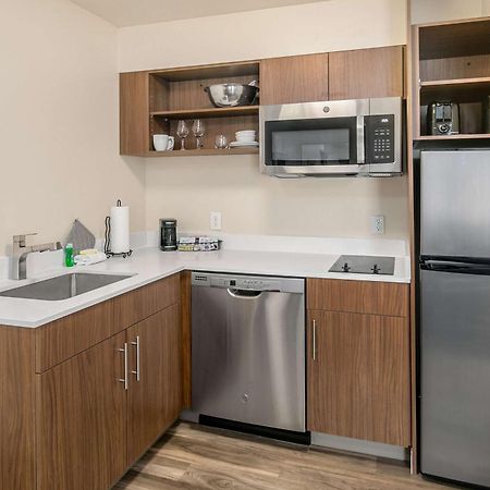 Executive Residency By Best Western Navigator Inn & Suites Everett Esterno foto