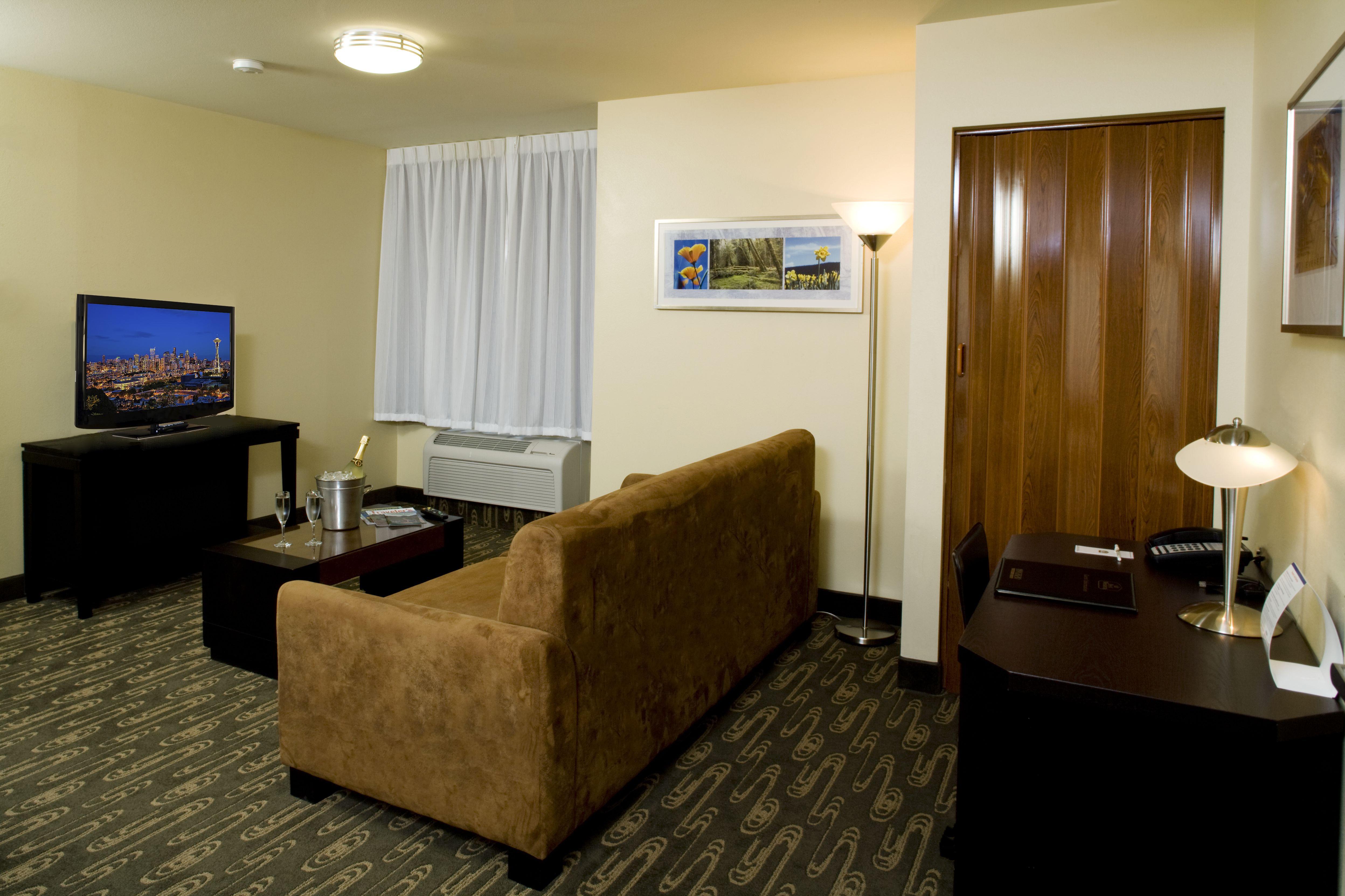 Executive Residency By Best Western Navigator Inn & Suites Everett Esterno foto