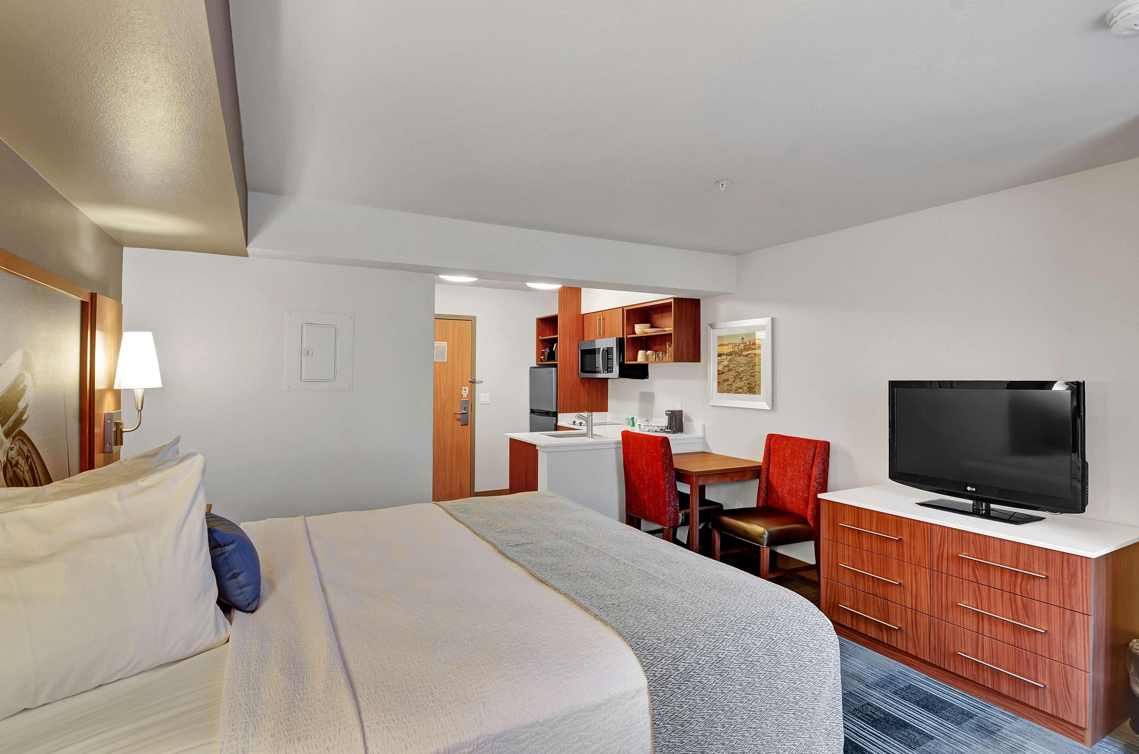 Executive Residency By Best Western Navigator Inn & Suites Everett Esterno foto