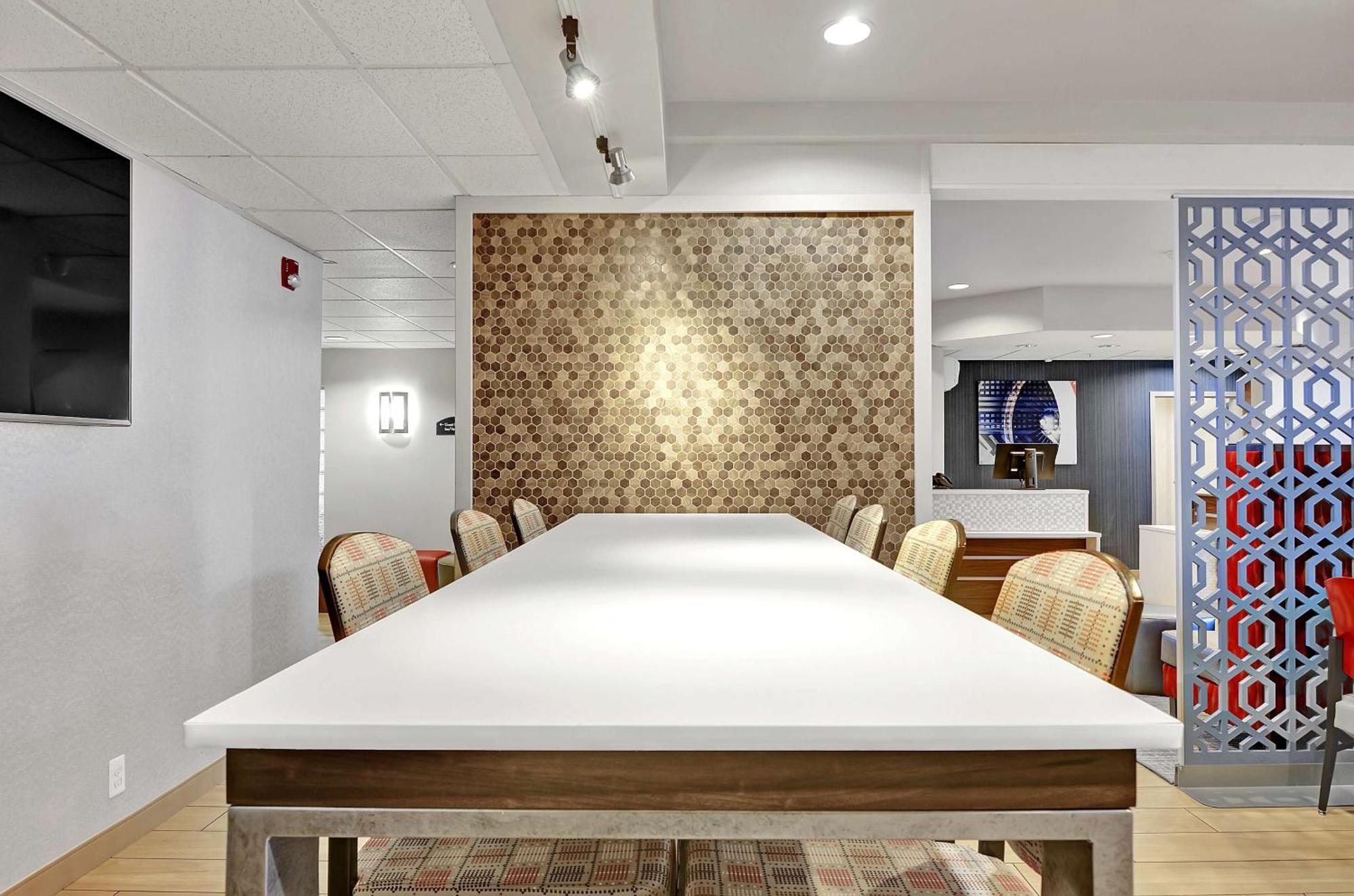 Executive Residency By Best Western Navigator Inn & Suites Everett Esterno foto