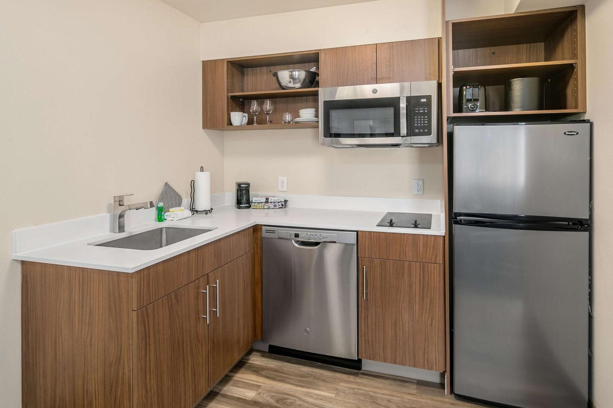 Executive Residency By Best Western Navigator Inn & Suites Everett Esterno foto