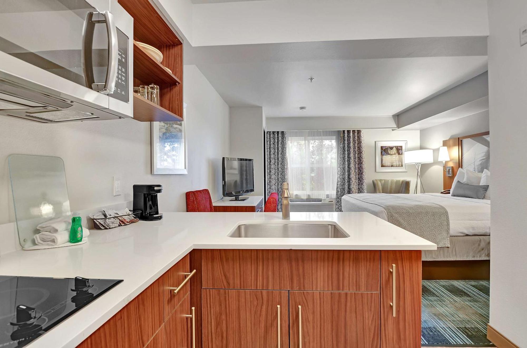 Executive Residency By Best Western Navigator Inn & Suites Everett Esterno foto